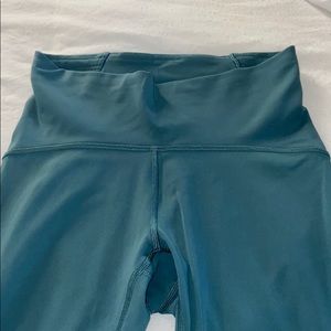 Lulu Lemon Trainer Leggings Like New one of a kind